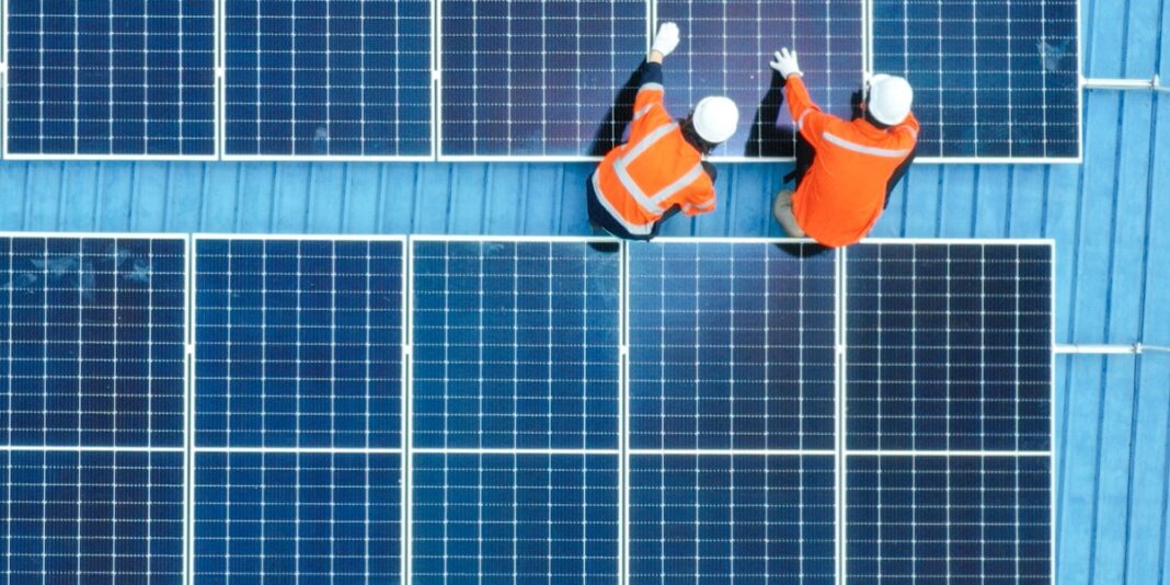 WorldEnergyEmployment2024-shutterstock_2497484875.jpg
